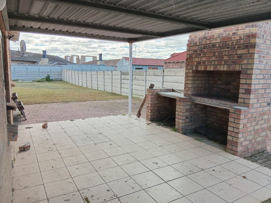 3 Bedroom Property for Sale in Bluewater Bay Eastern Cape